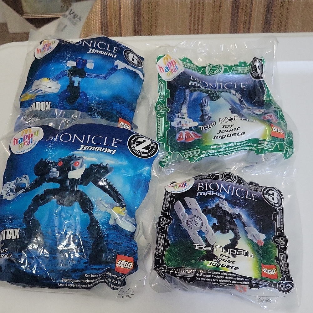 LEGO Bionicle Set - Blue, Black, Green